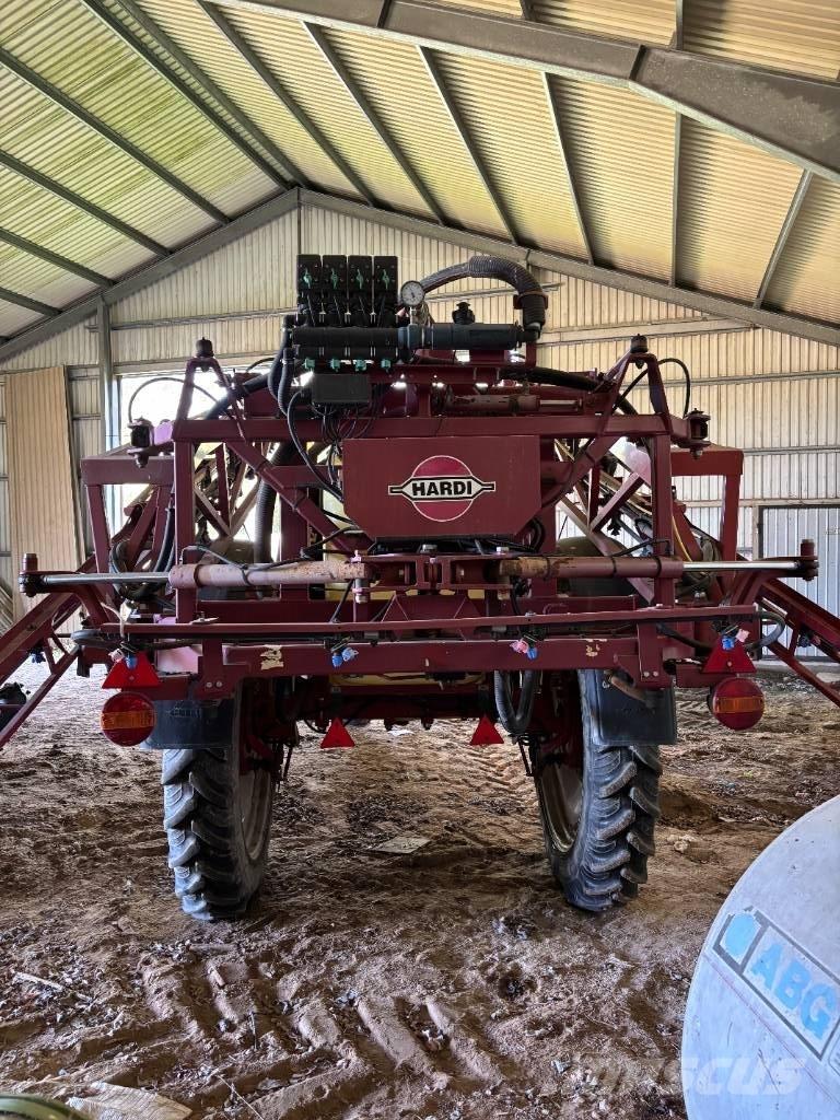 Hardi 2800 Çekilir pülverizatörler