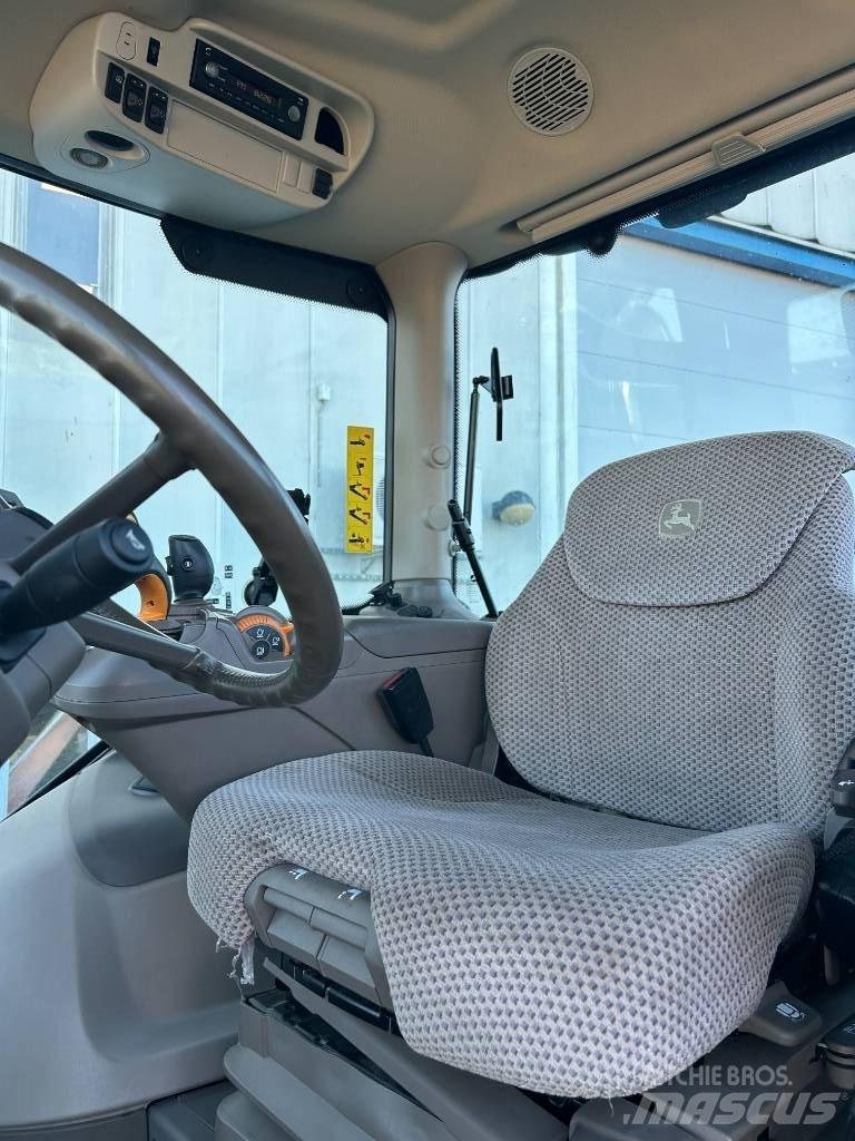 John Deere 6215 R Traktörler