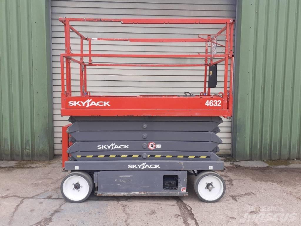 SkyJack SJ III 4632 Makasli platformlar