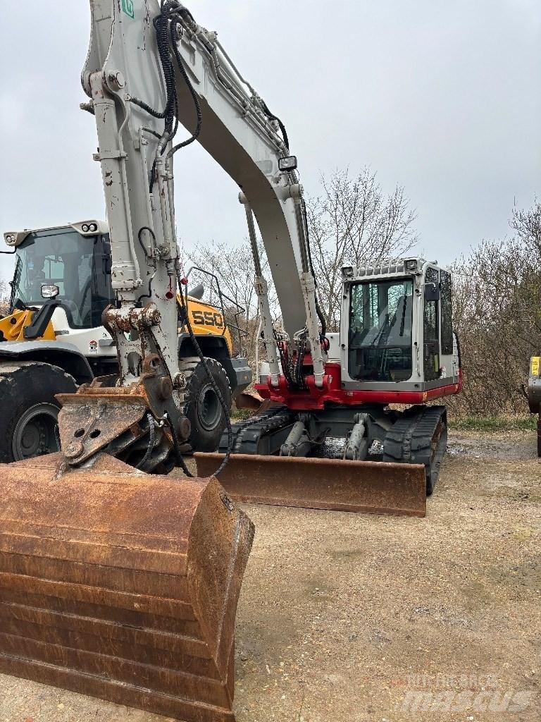 Takeuchi 1140 Paletli ekskavatörler