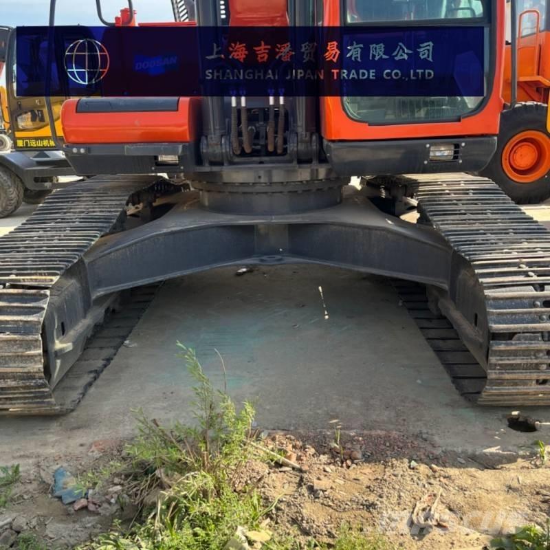 Doosan DX 300 Paletli ekskavatörler