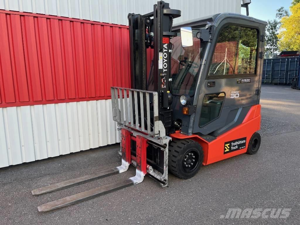 Toyota 8 FBMKT 30 Elektrikli forkliftler