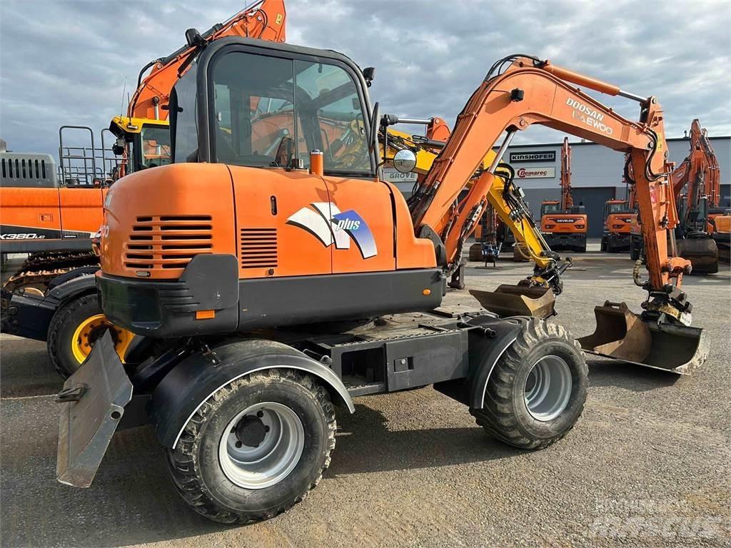 Doosan 55w Lastik tekerli ekskavatörler