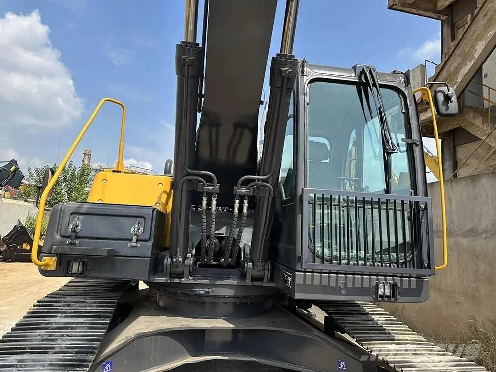 Volvo EC240D Paletli ekskavatörler
