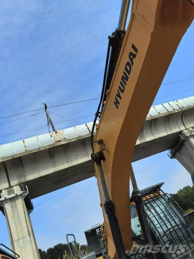 Hyundai 520VS Paletli ekskavatörler