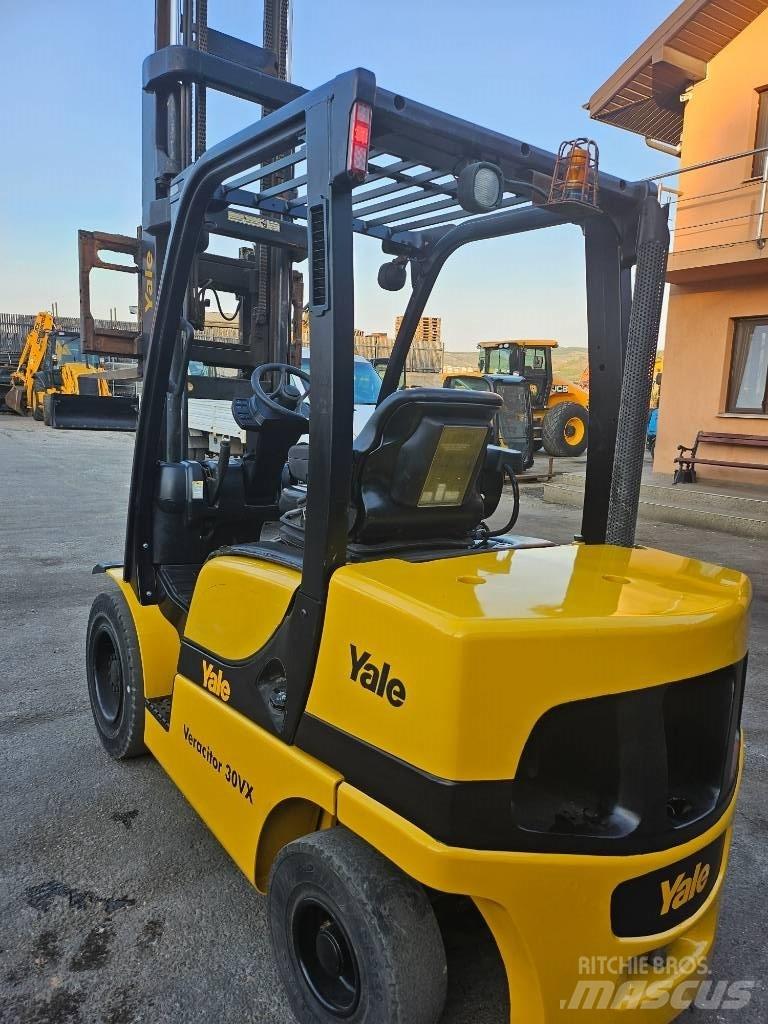 Yale 30 veracitor Reach truck - depo içi istif araçları