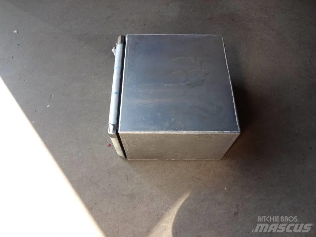 Krima Låda 50x50x30 Diger aksam