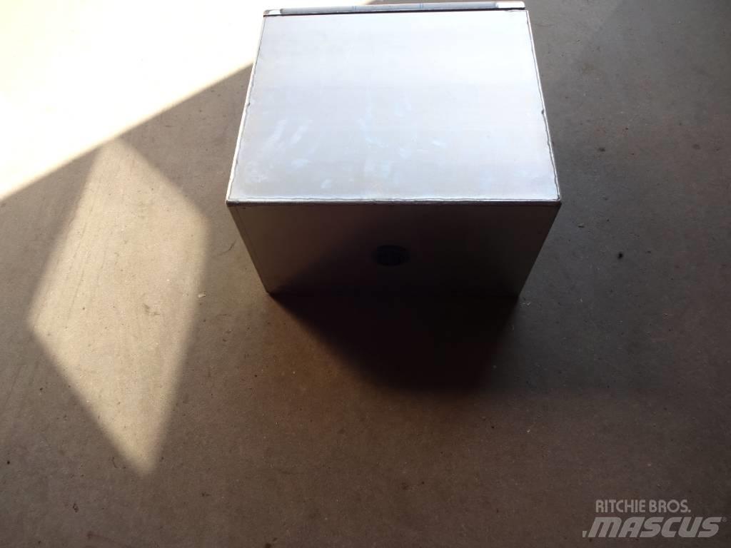  Krima Låda 50x50x30 Diger aksam