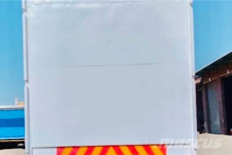  Custom Curtainside Diger çekiciler
