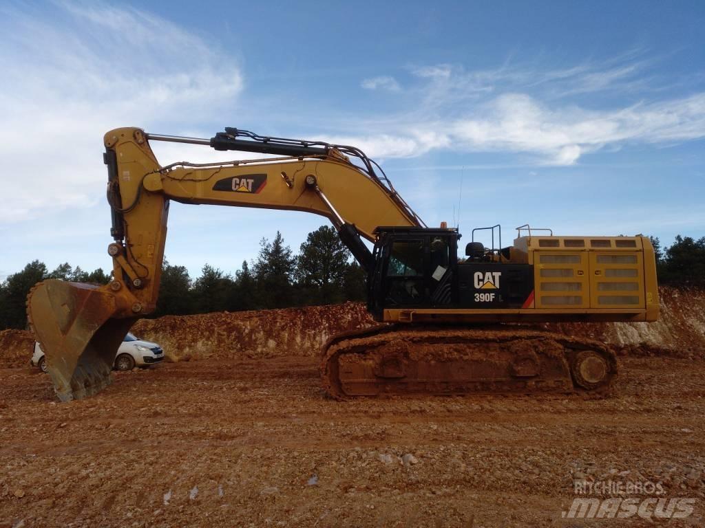 CAT 390 F Paletli ekskavatörler