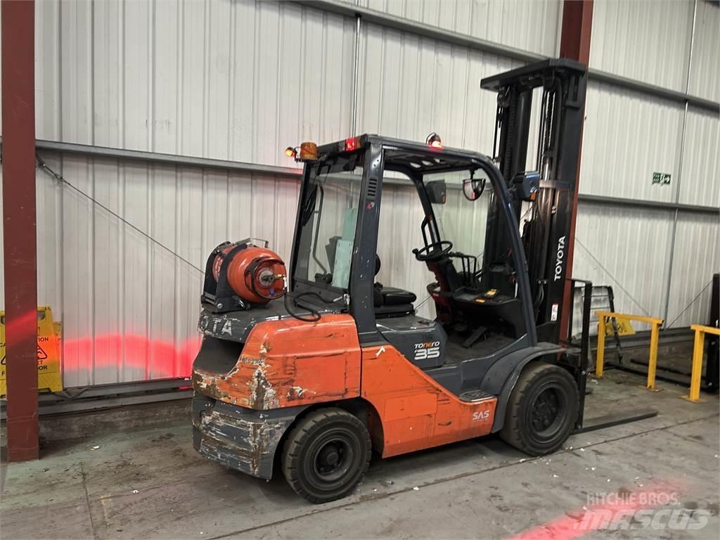 Toyota 02-8FGJF35 LPG'li forkliftler