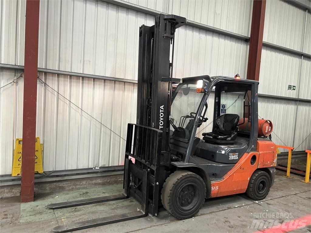 Toyota 02-8FGJF35 LPG'li forkliftler