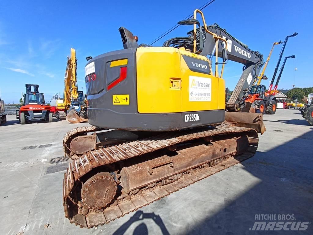 Volvo ECR 235 C L Paletli ekskavatörler