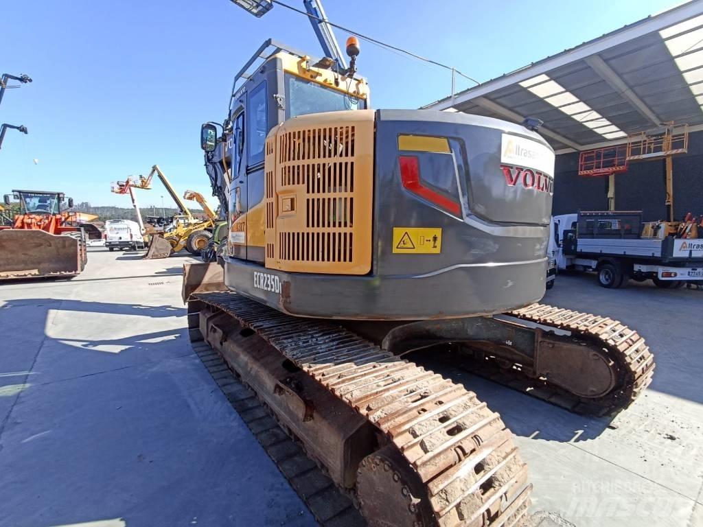 Volvo ECR 235 C L Paletli ekskavatörler