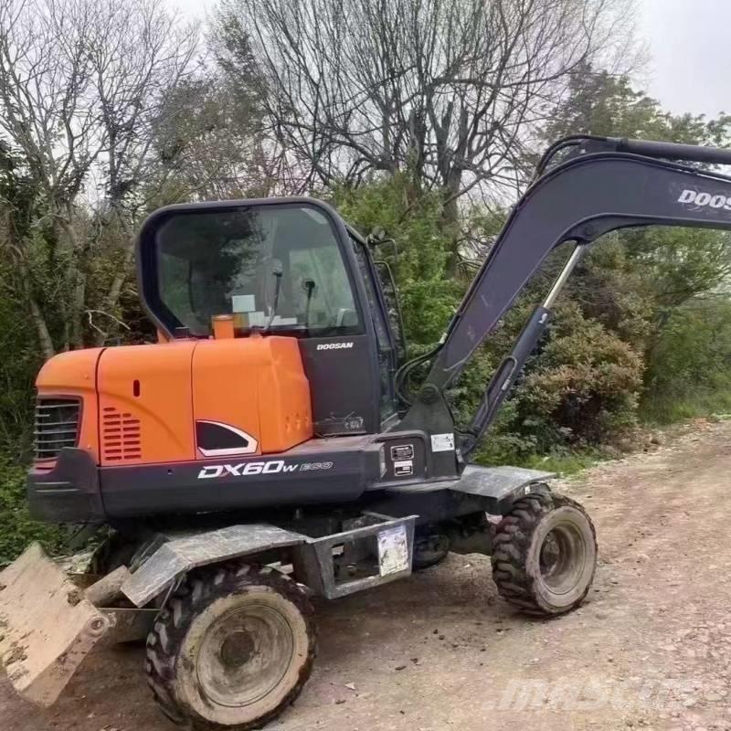 Kubota DX60w Lastik tekerli ekskavatörler