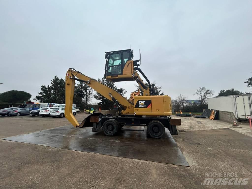 CAT MH3022 Lastik tekerli ekskavatörler