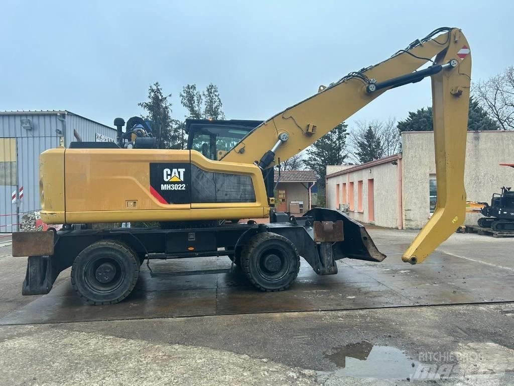 CAT MH3022 Lastik tekerli ekskavatörler