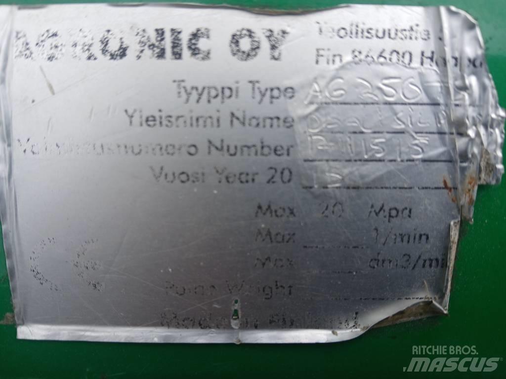 Agronic 250Ts Balya ögütücü, kesici ve açicilar