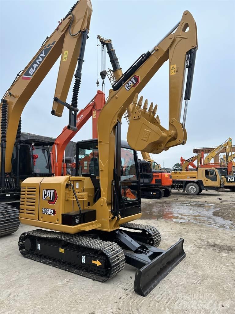 CAT 306E2 Paletli ekskavatörler