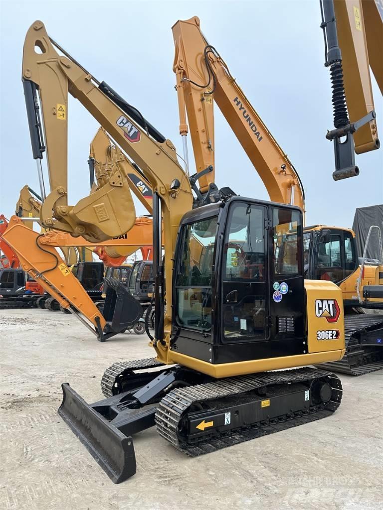 CAT 306E2 Paletli ekskavatörler