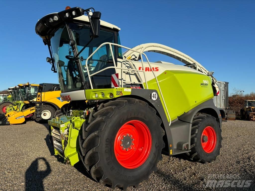 CLAAS Jaguar 960 4WD Kendi yürür silaj makinalari