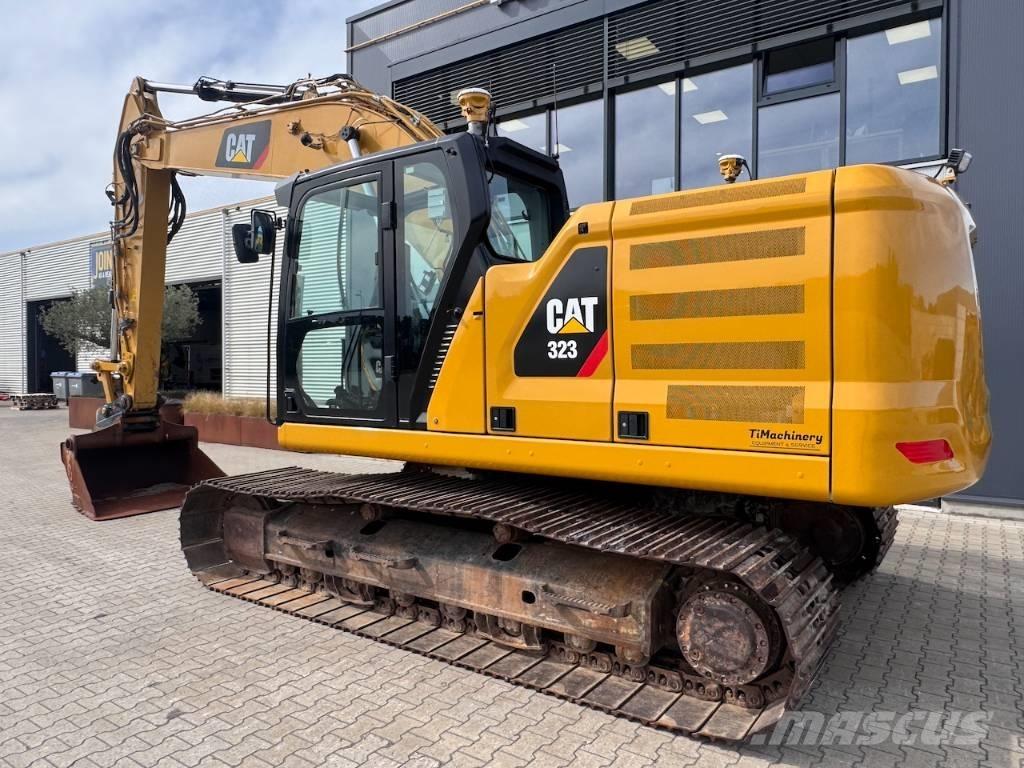 CAT 323 Paletli ekskavatörler