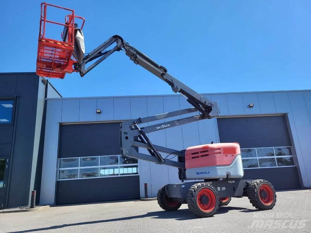 SkyJack SJ 46AJ Körüklü personel platformları