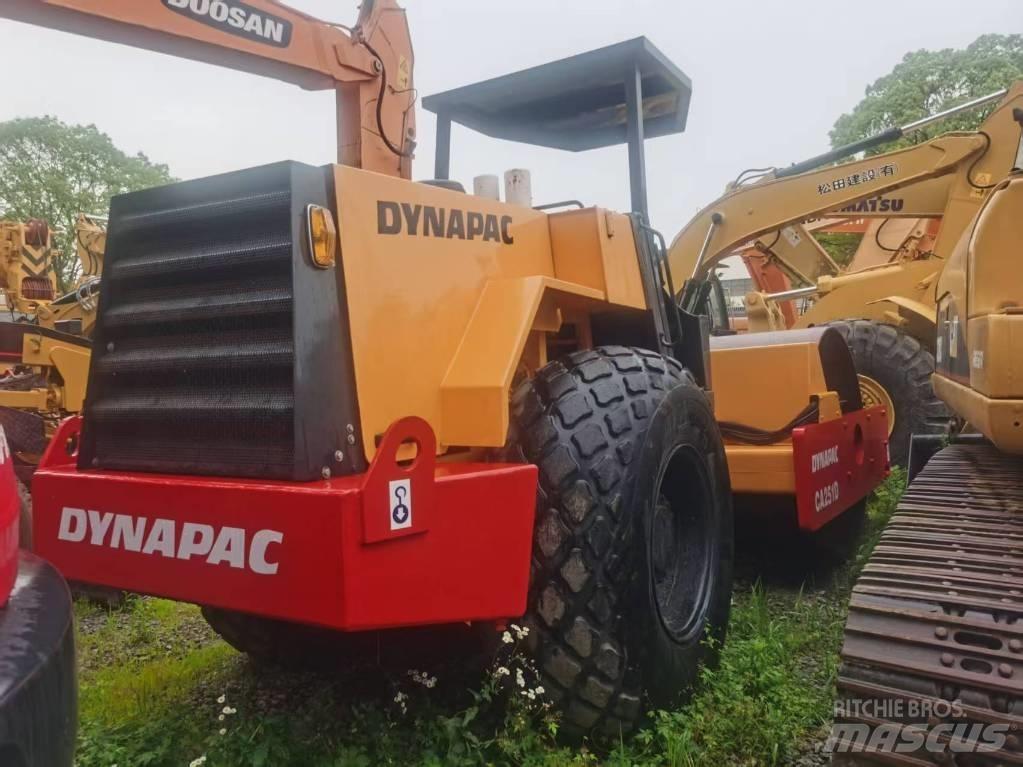 Dynapac ca251d Tek tamburlu silindirler