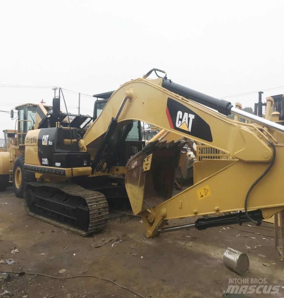 CAT 320 DL Paletli ekskavatörler