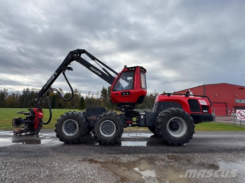 Komatsu 951 Biçerdöverler