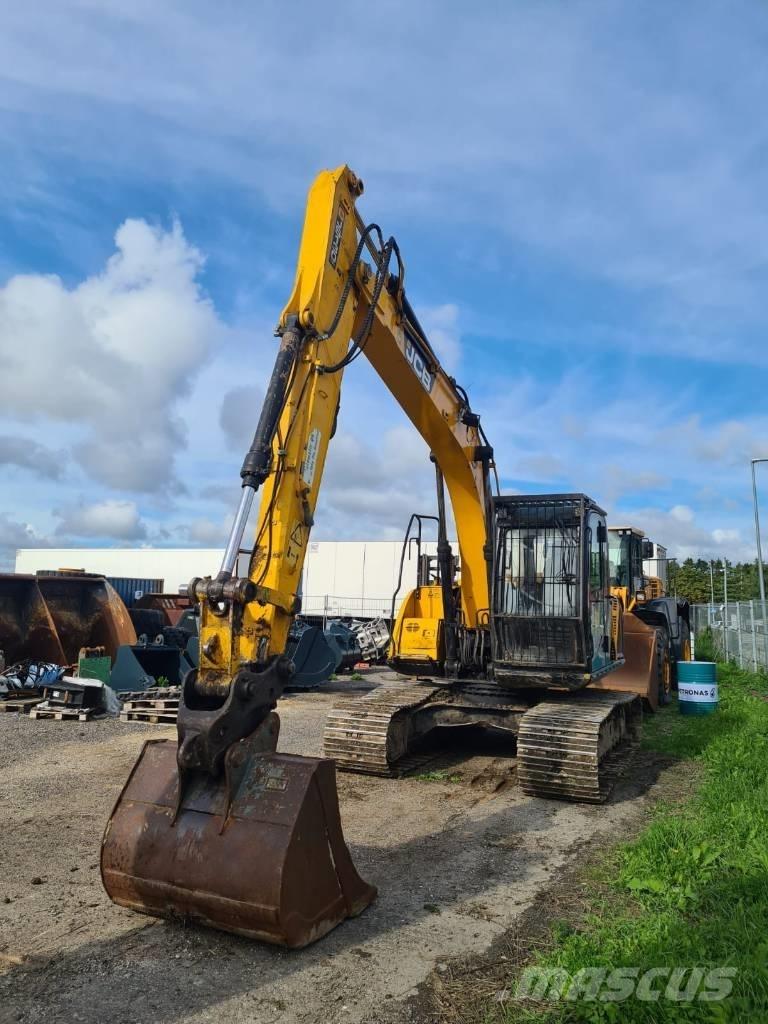 JCB JS 130 LC Paletli ekskavatörler