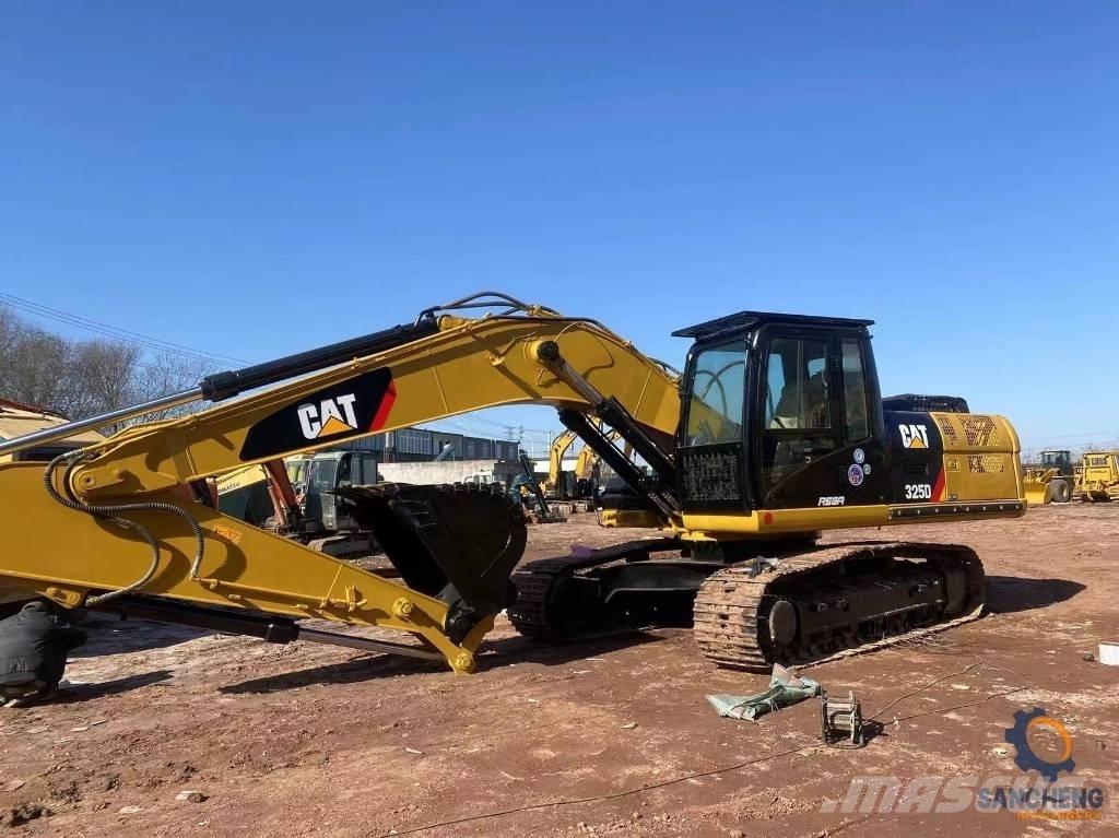 CAT 325 D Paletli ekskavatörler