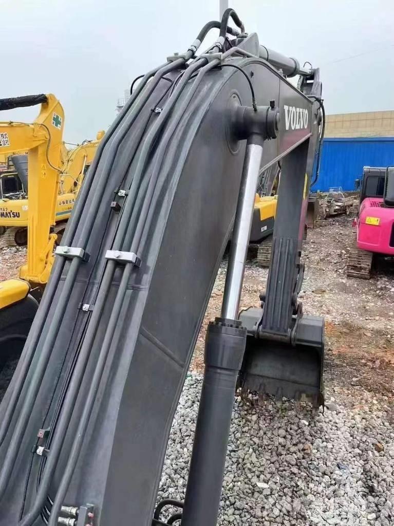 Volvo ec240D Paletli ekskavatörler