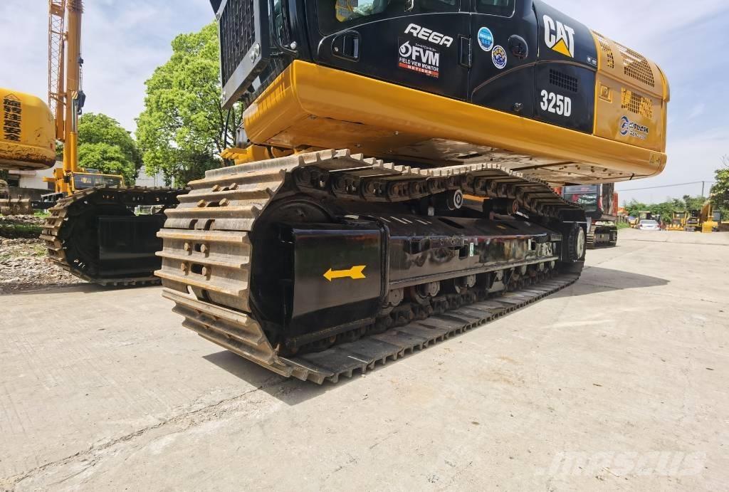 CAT 325 D Paletli ekskavatörler