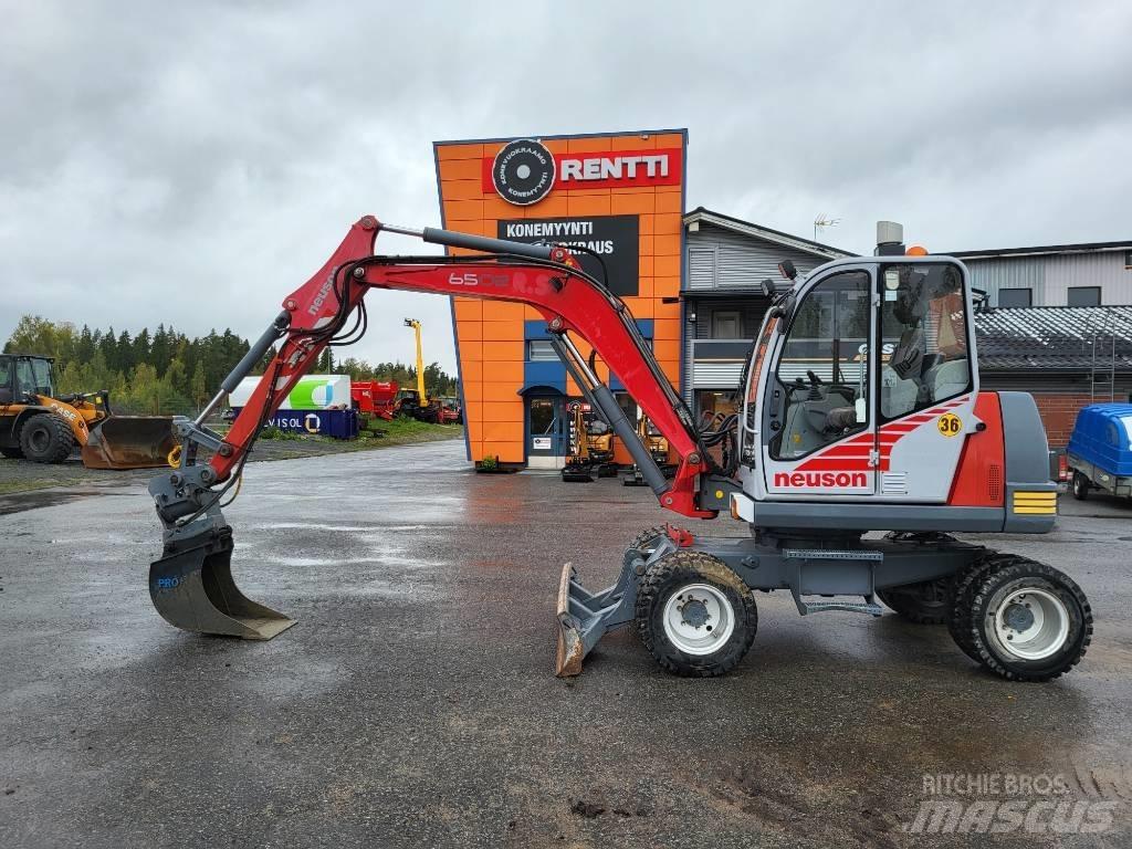 Neuson 6502 WD Lastik tekerli ekskavatörler