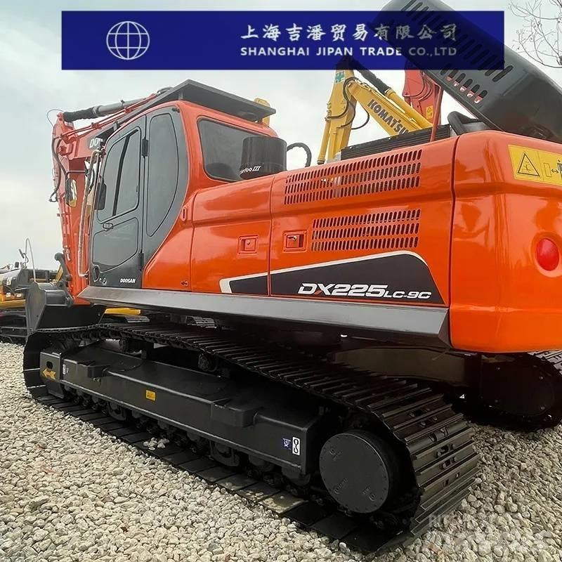 Doosan DX 225 Paletli ekskavatörler