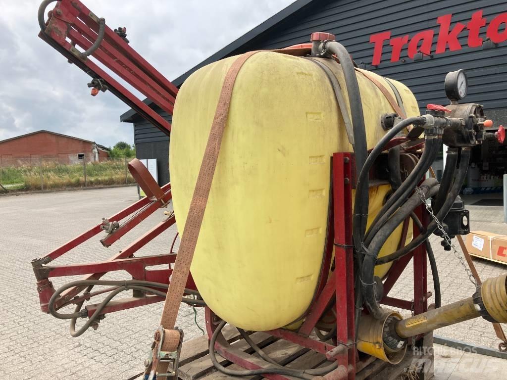 Hardi NK 600 Monte edilebilir pülverizatörler