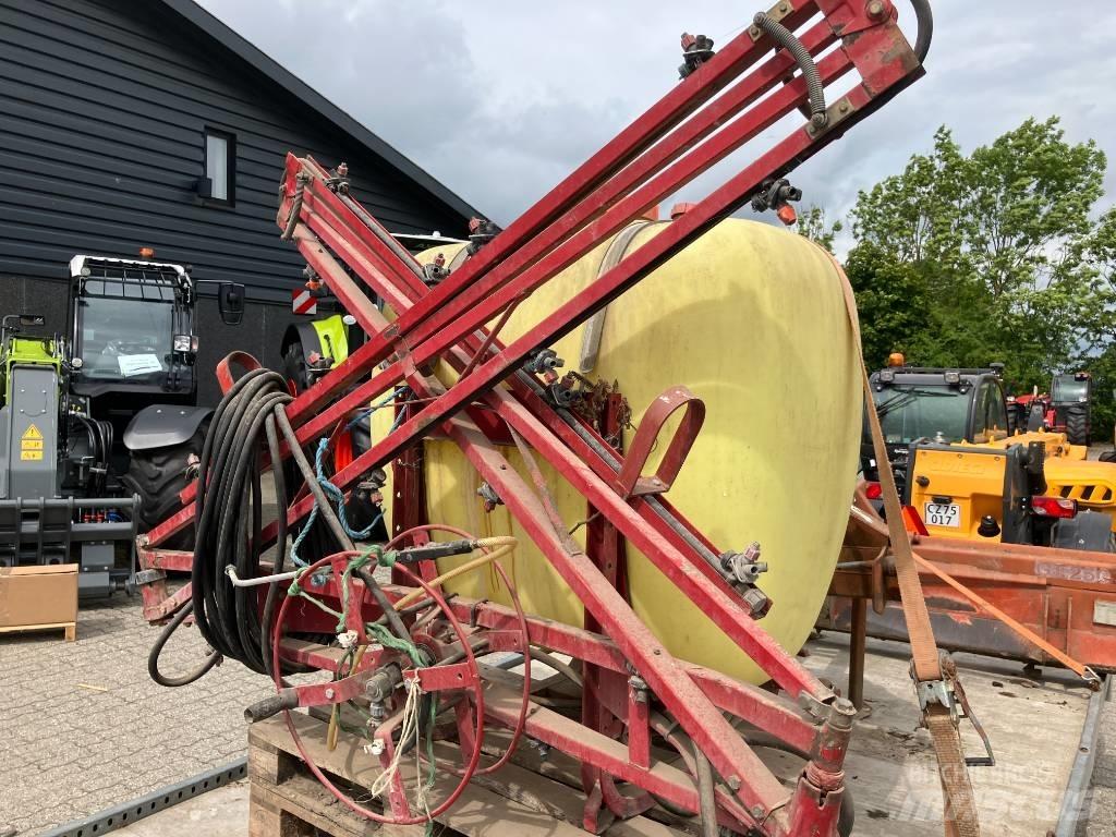 Hardi NK 600 Monte edilebilir pülverizatörler