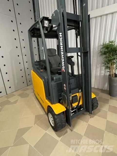 Jungheinrich EFG 218 Elektrikli forkliftler