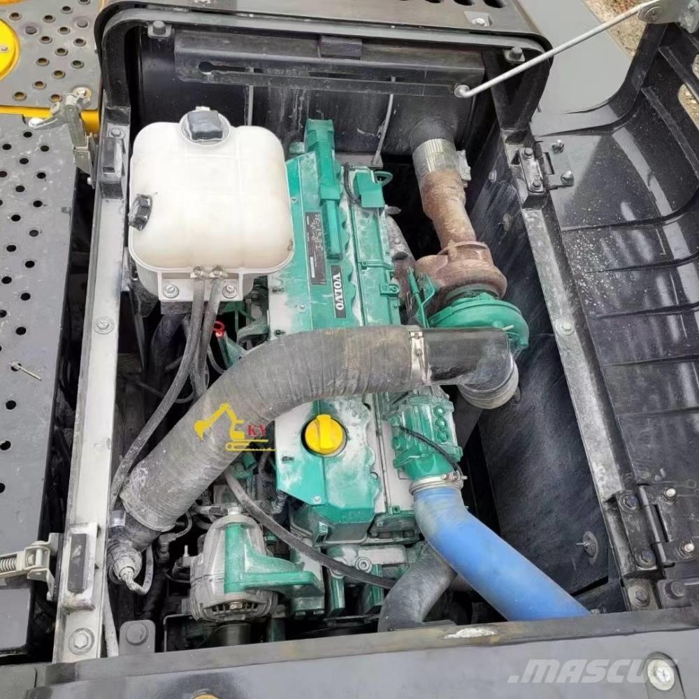 Volvo 240 Paletli ekskavatörler