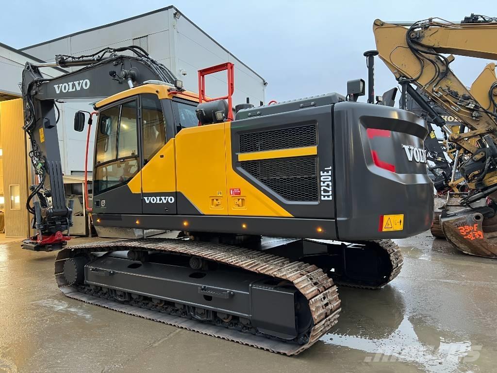 Volvo EC 250 EL Paletli ekskavatörler