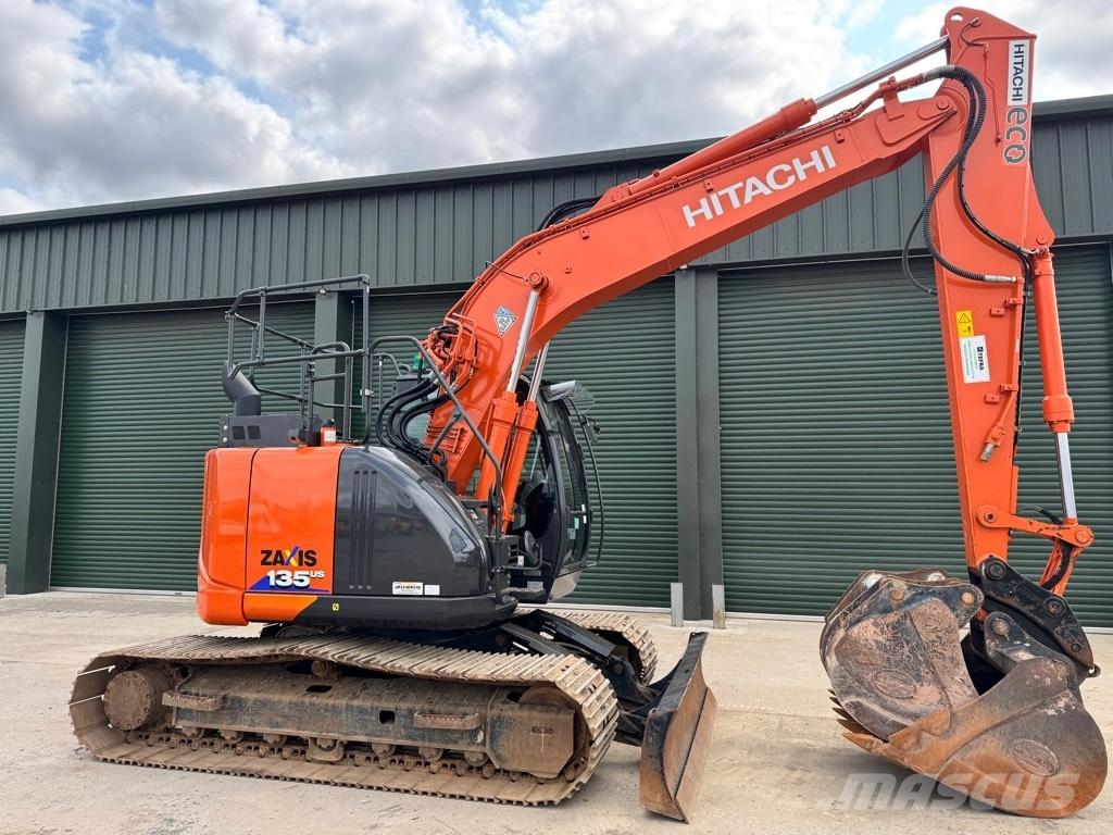 Hitachi ZX 135USBL-6 Paletli ekskavatörler