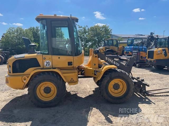 Volvo L 30 G Tekerlekli yükleyiciler