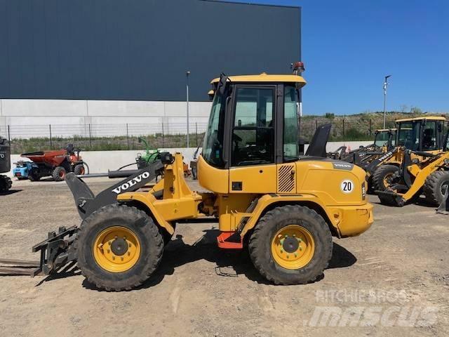 Volvo L 30 G Tekerlekli yükleyiciler
