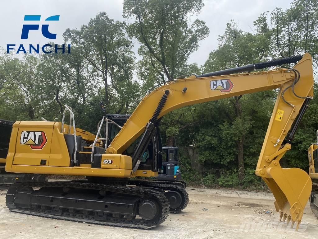 CAT 323 Paletli ekskavatörler