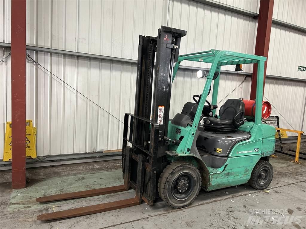 Mitsubishi FG25NT LPG'li forkliftler
