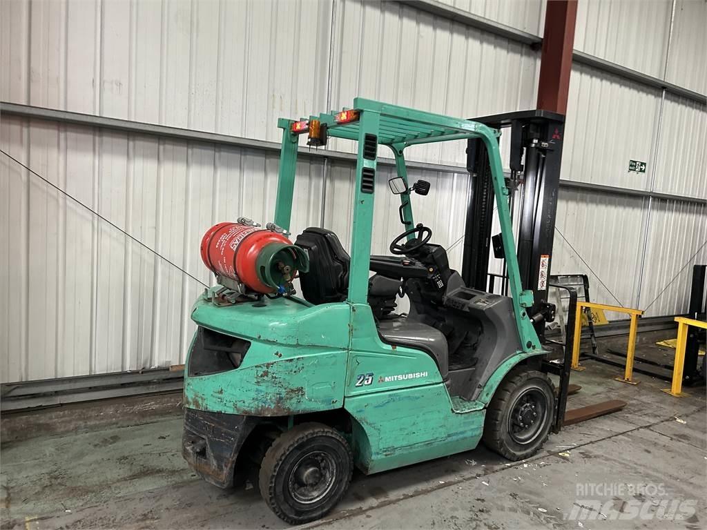 Mitsubishi FG25NT LPG'li forkliftler