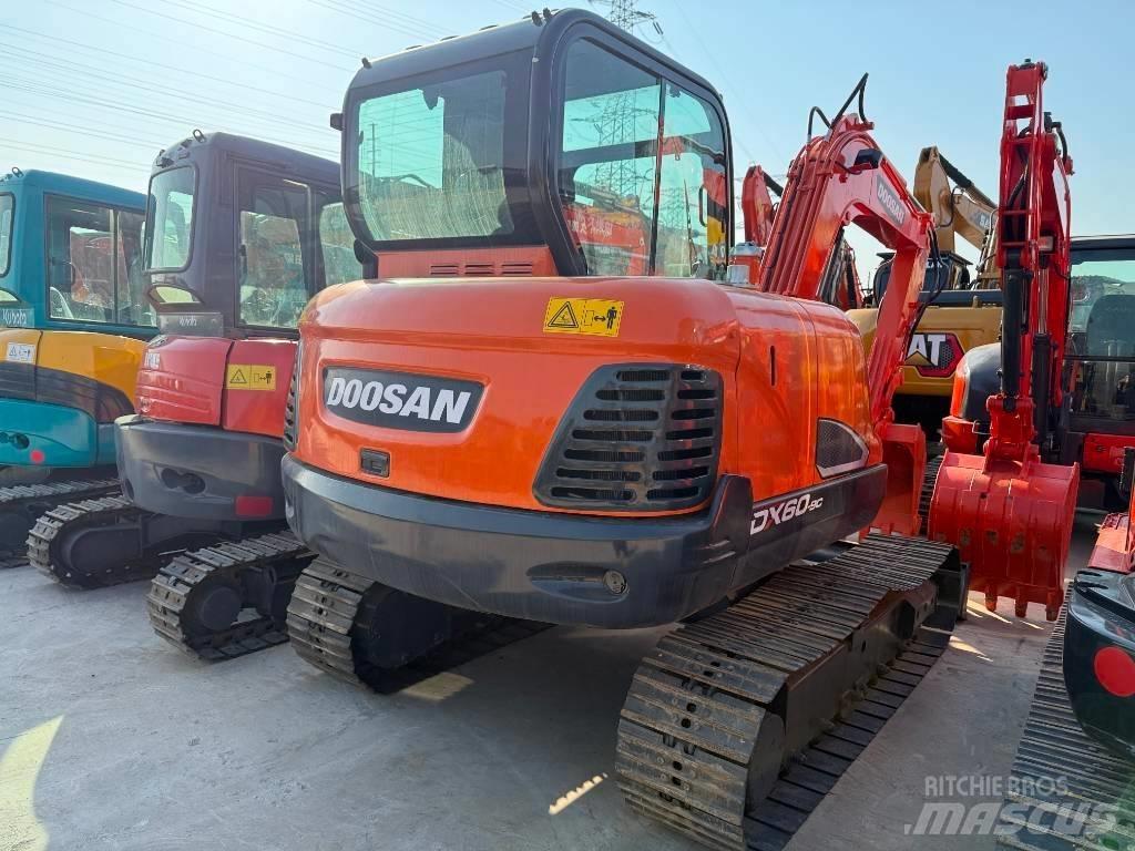 Doosan DX 60 Mini ekskavatörler, 7 tona dek