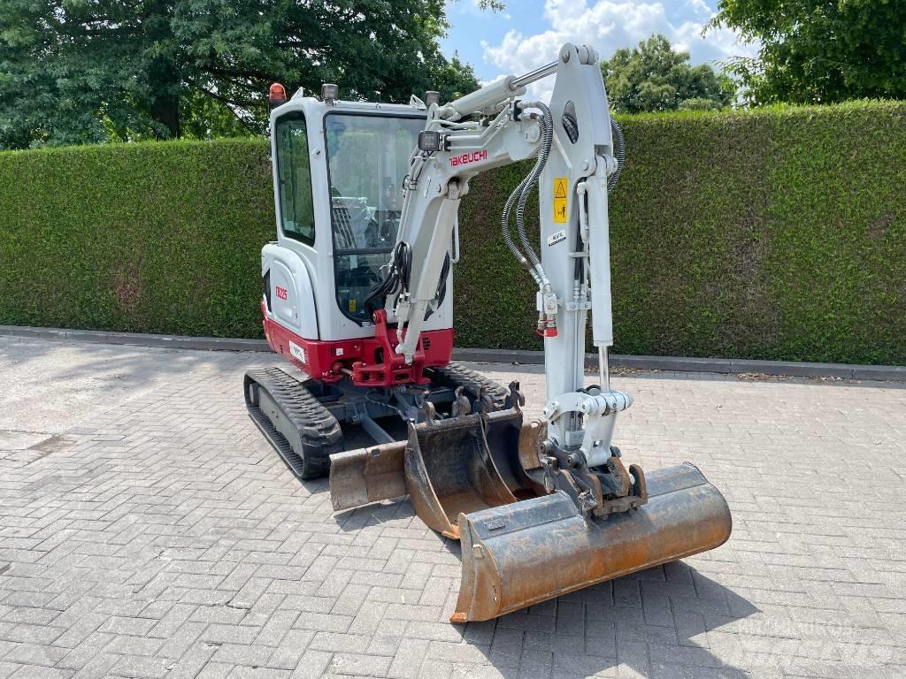 Takeuchi TB 225 Mini ekskavatörler, 7 tona dek