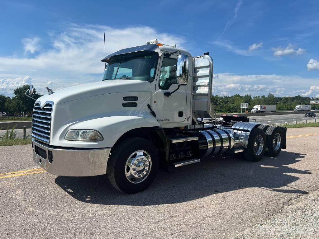 Mack CXU 613 Çekiciler